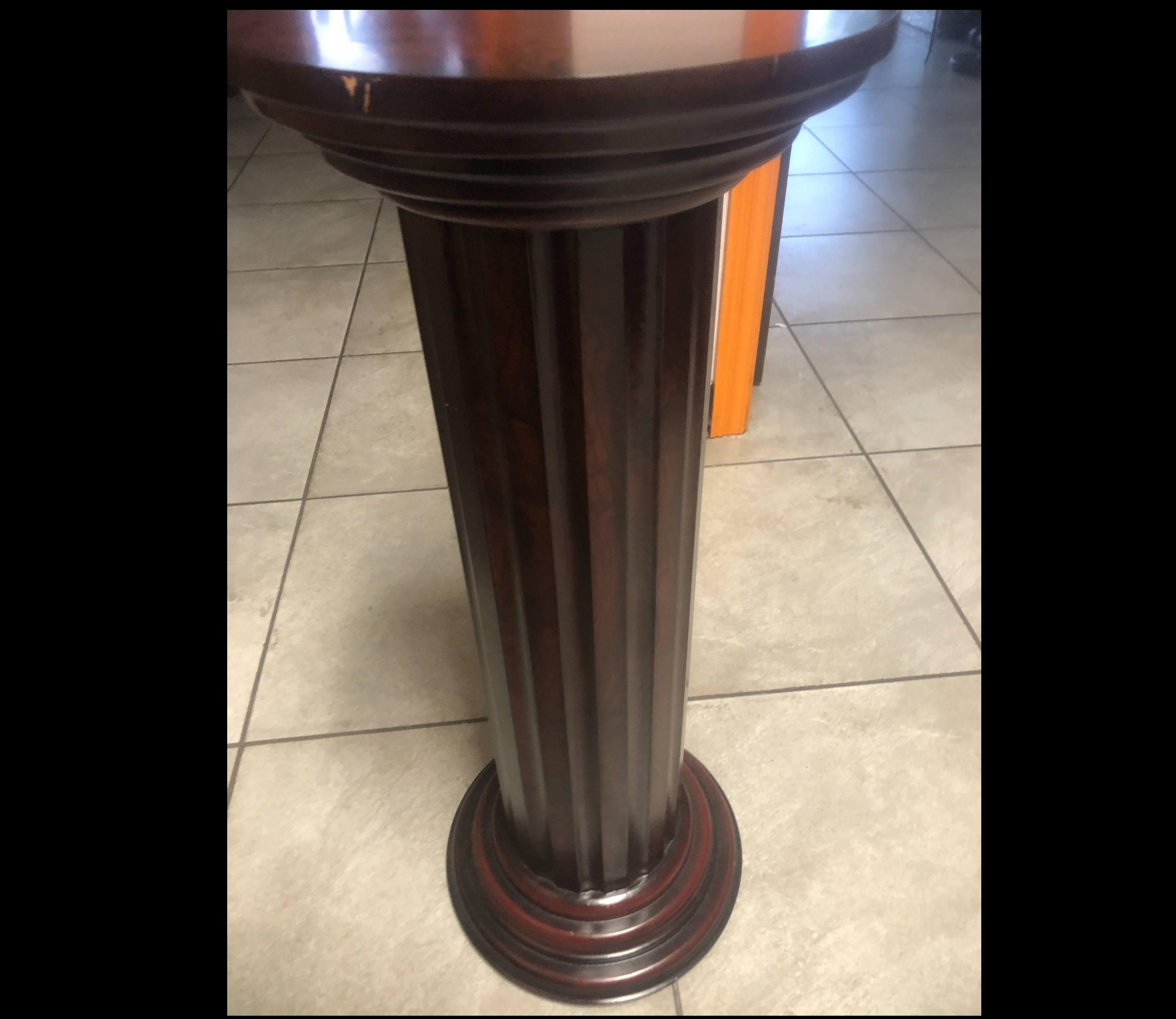 Pedestal de madera Vintage