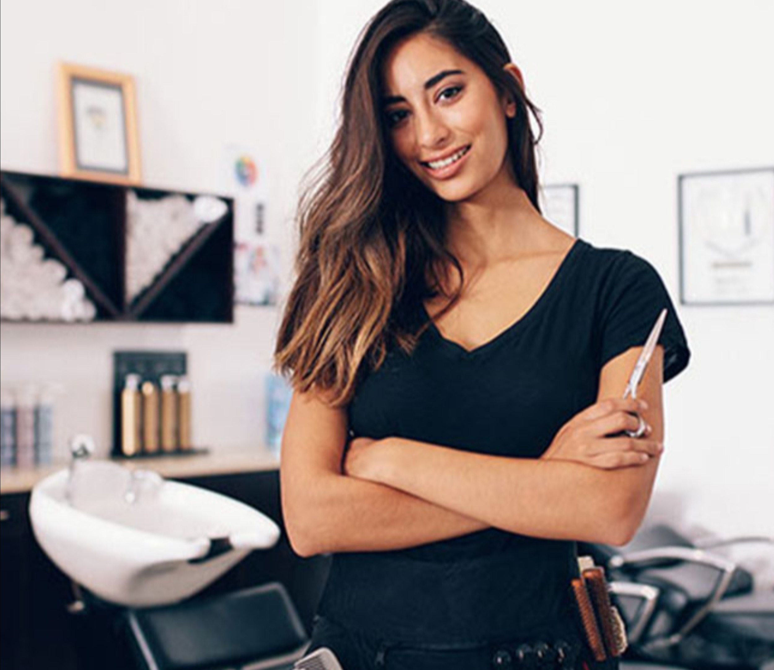 M&A Hair Salon solicita: Estilista auxiliar.