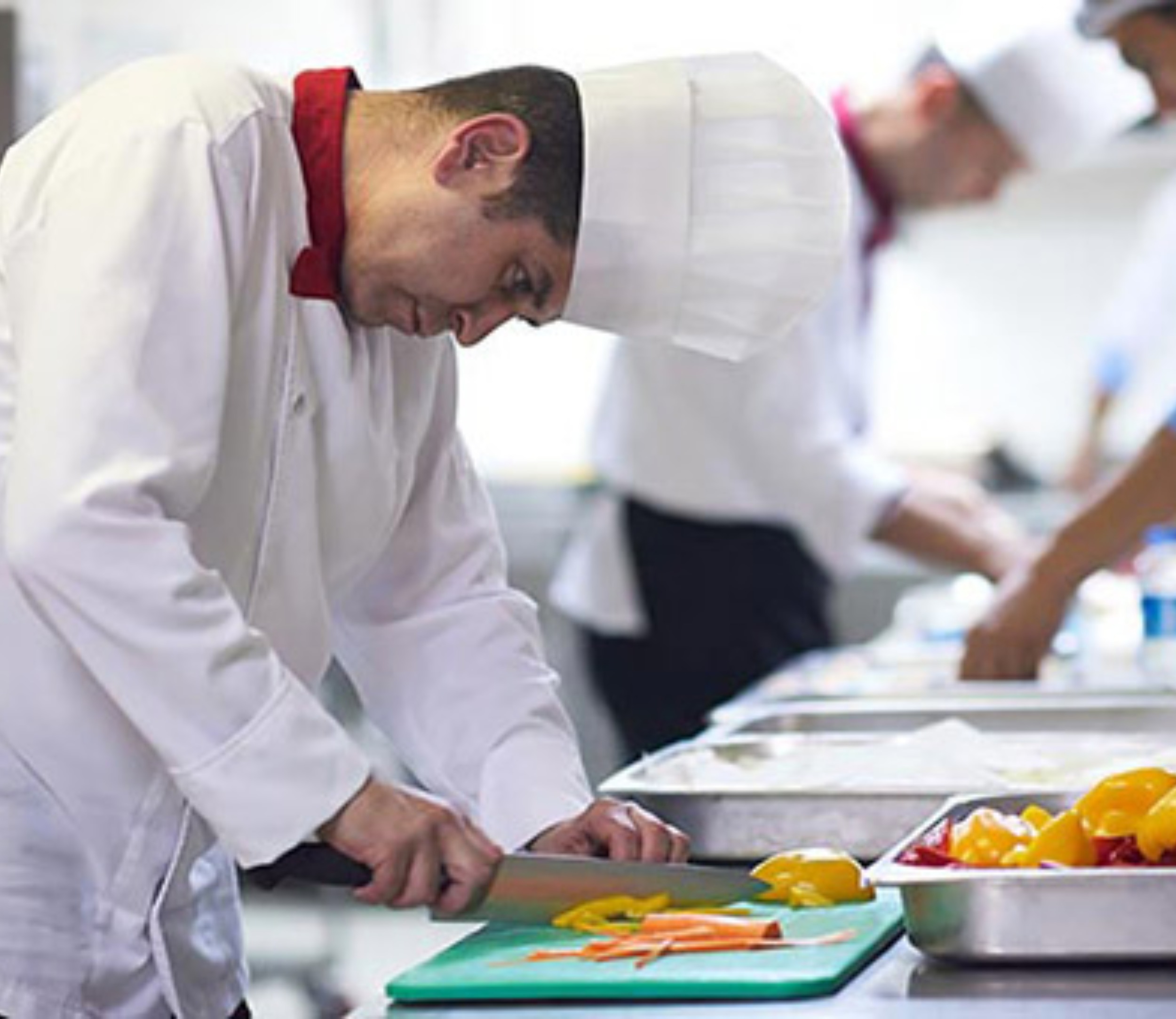 Se solicita ayudante de cocina
