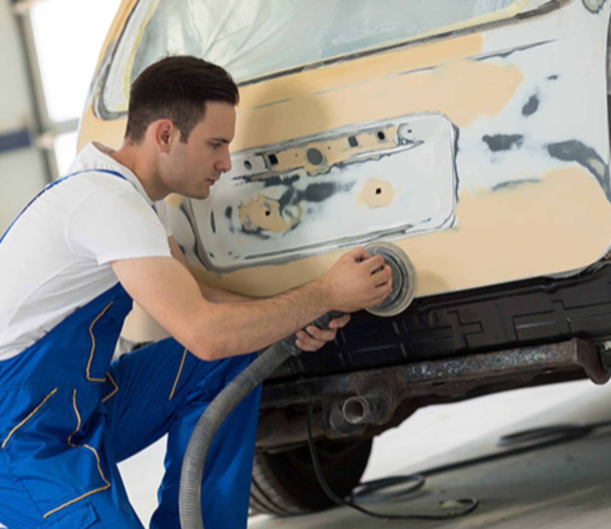 Busco ayudante para enderezar y pintar autos