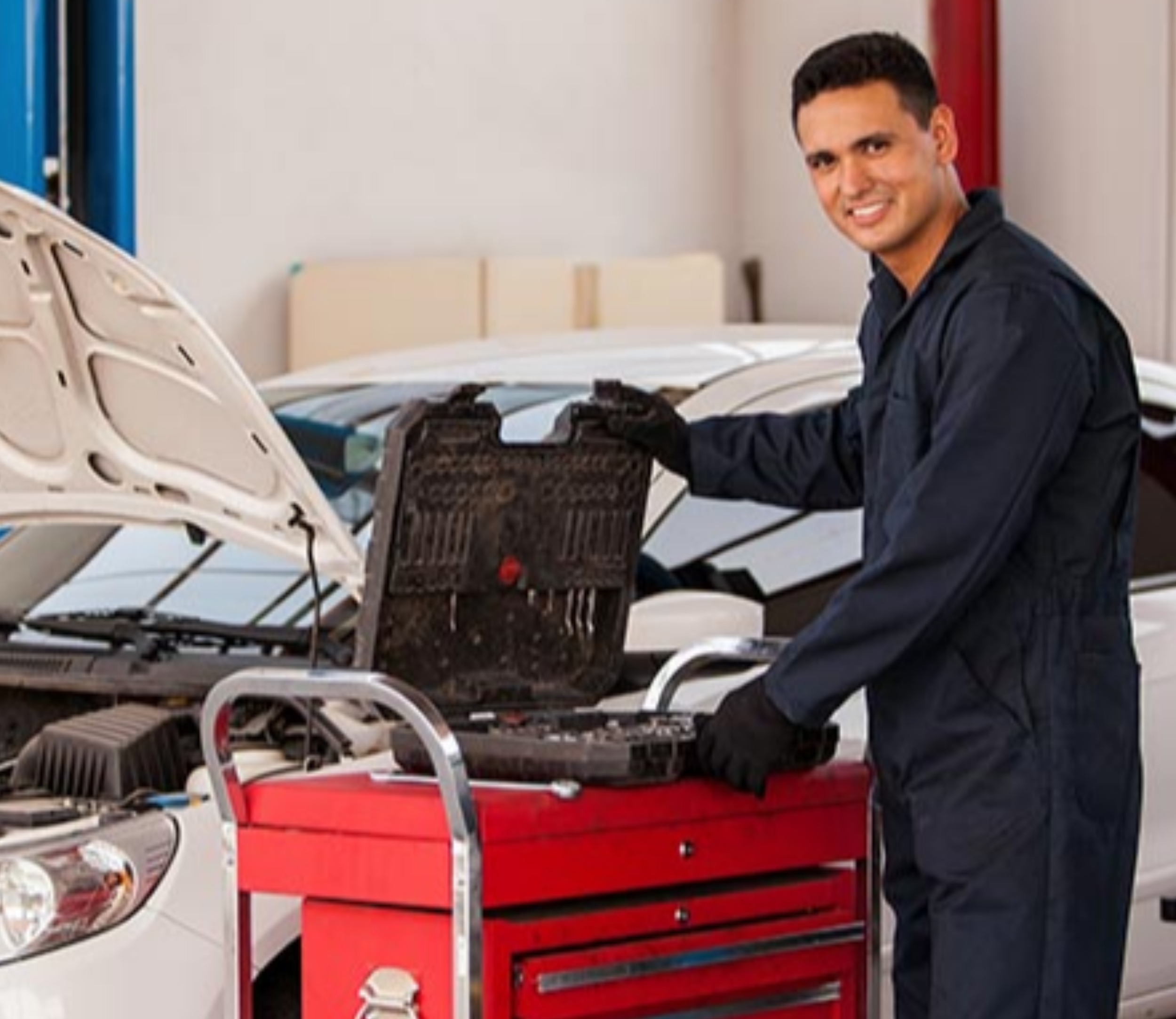 Buscamos un mecánico