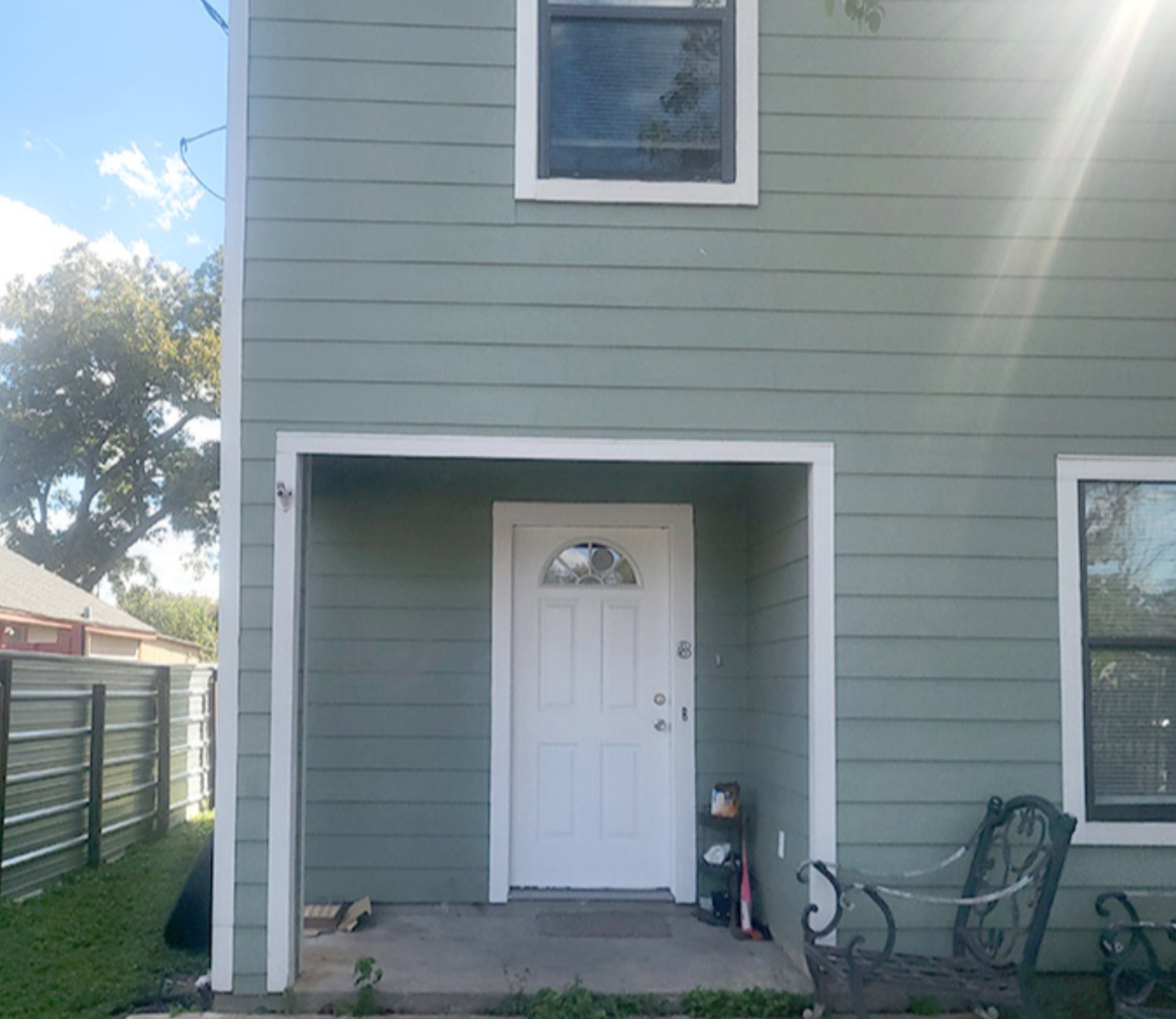 Rento casa de dos pisos